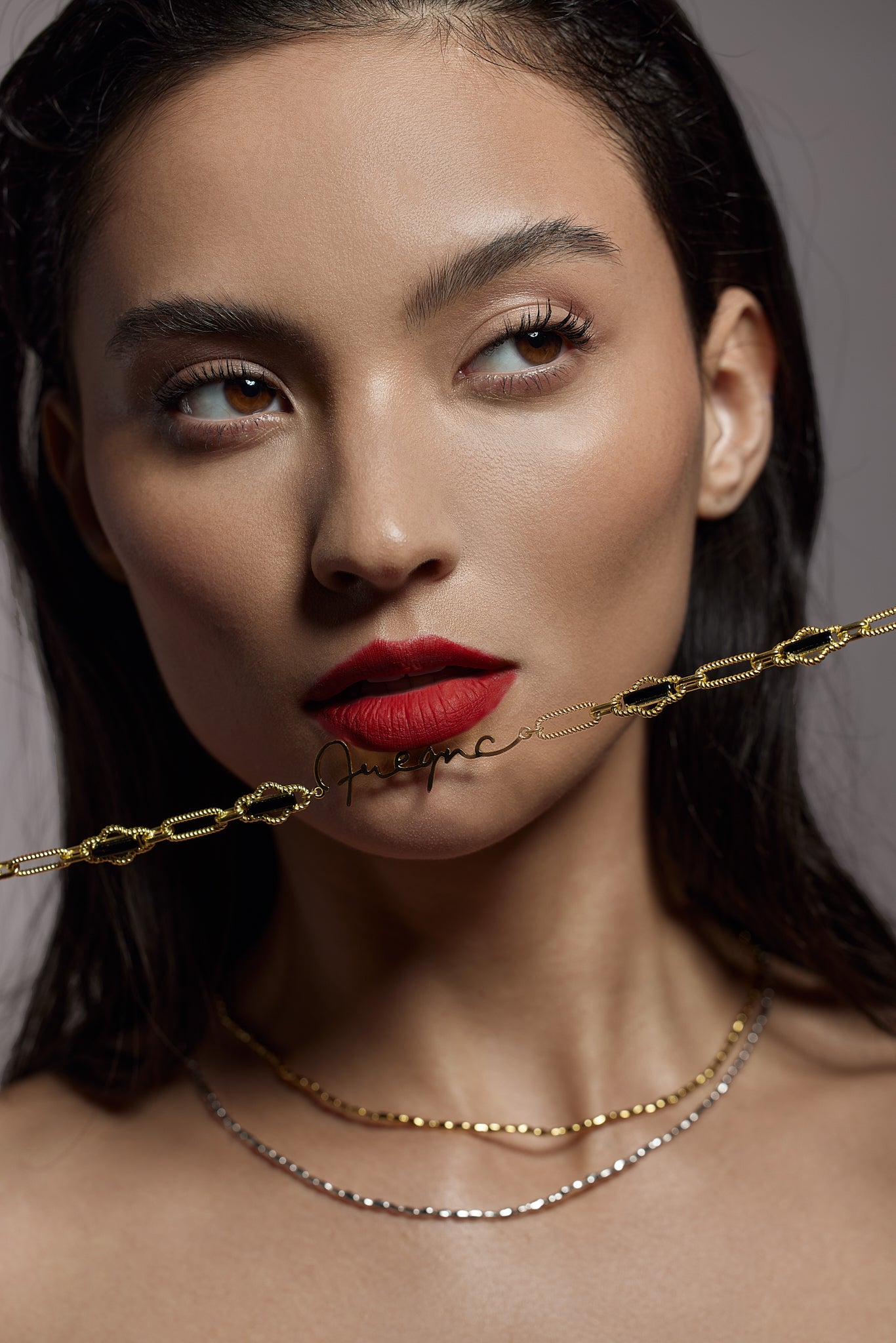 Apana Necklace worn on model as long necklace - FREQNC