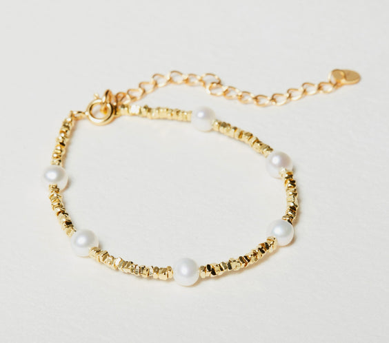 Cassie Natural Pearl Bracelet freshwater pearls sterling silver - FREQNC atelier