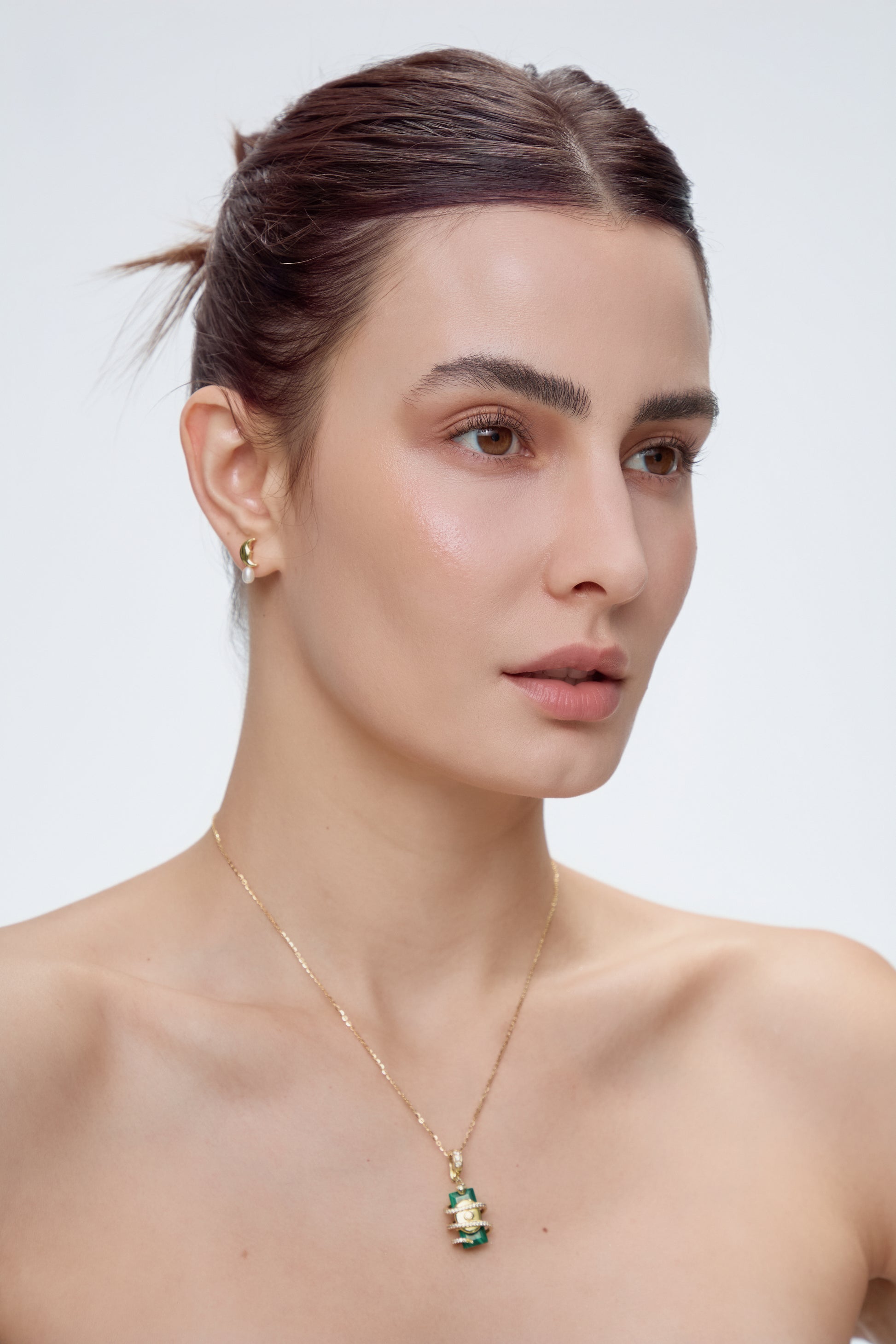 Rhea Flow Necklace on model with sliding adjuster - FREQNC