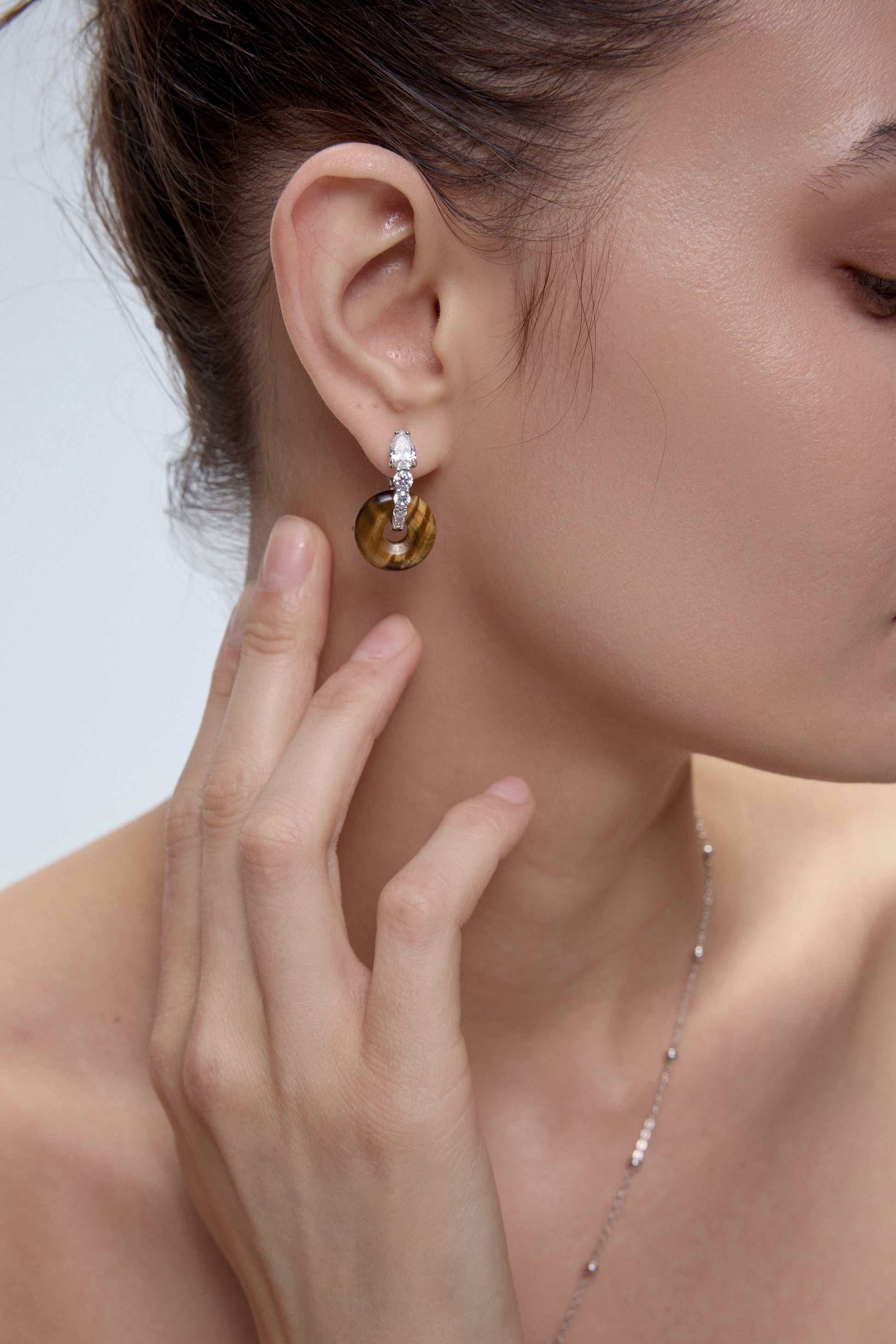 Ouroboros Earrings hoop detail with crystal - FREQNC