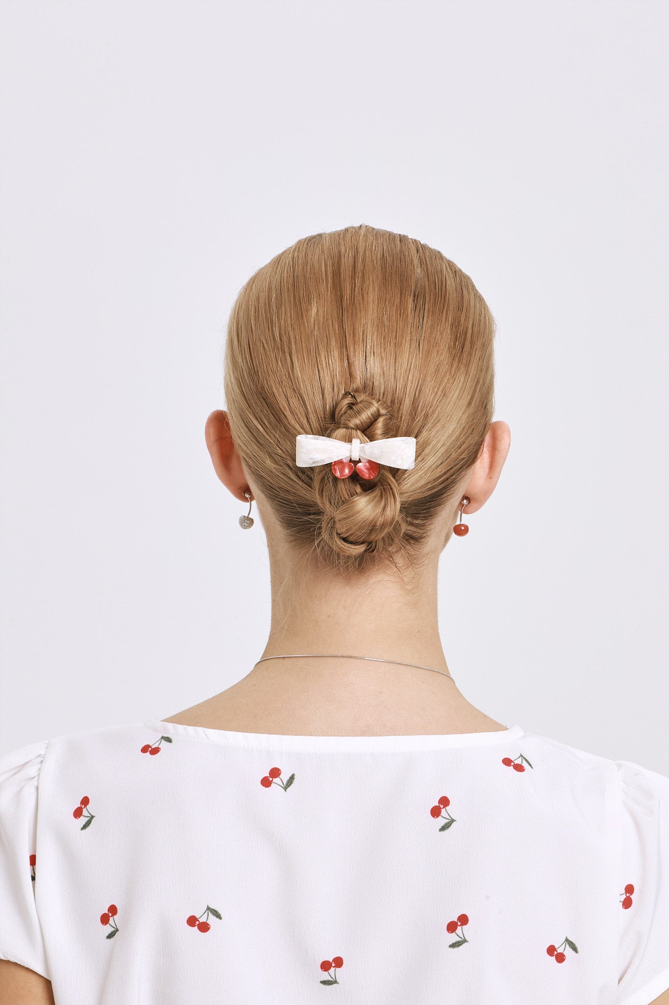 ma chérie Cherry Barrette clasp detail - FREQNC