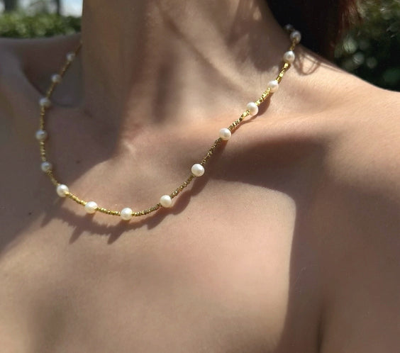Cassie Natural Pearl Necklace pearl detail close-up - FREQNC atelier