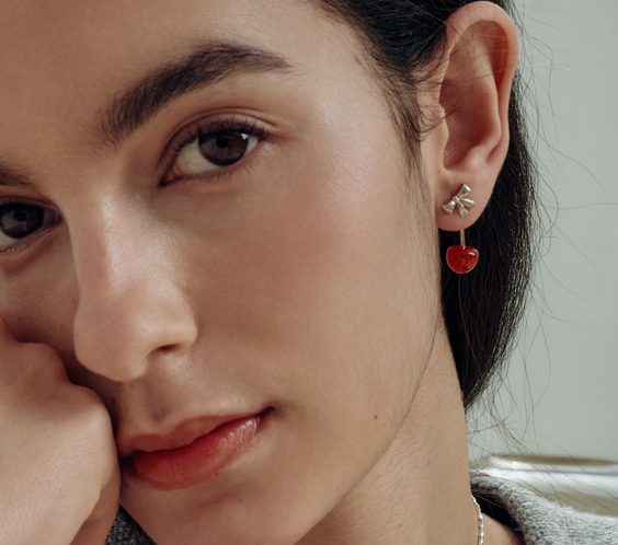 ma chérie Red Agate Cherry Earrings bow stud detail - FREQNC