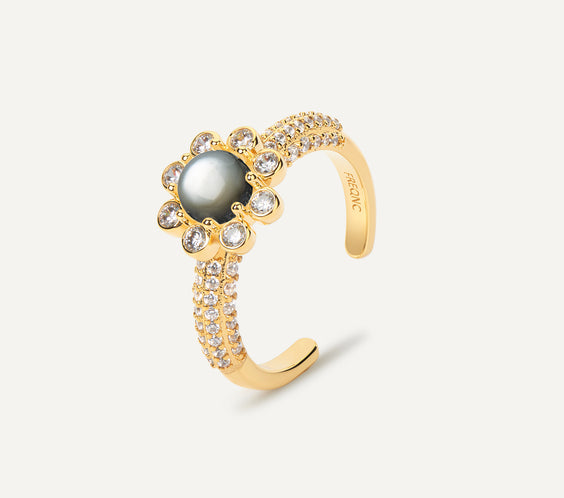 8 petals ring gold black mother of pearl FREQNC atelier