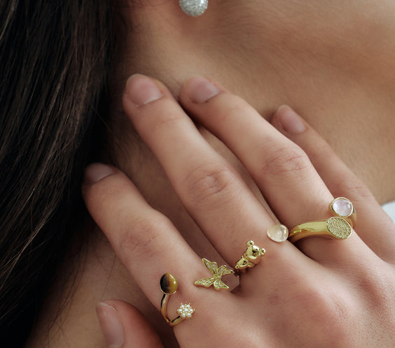 model stacking butterfly ring gold FREQNC atelier