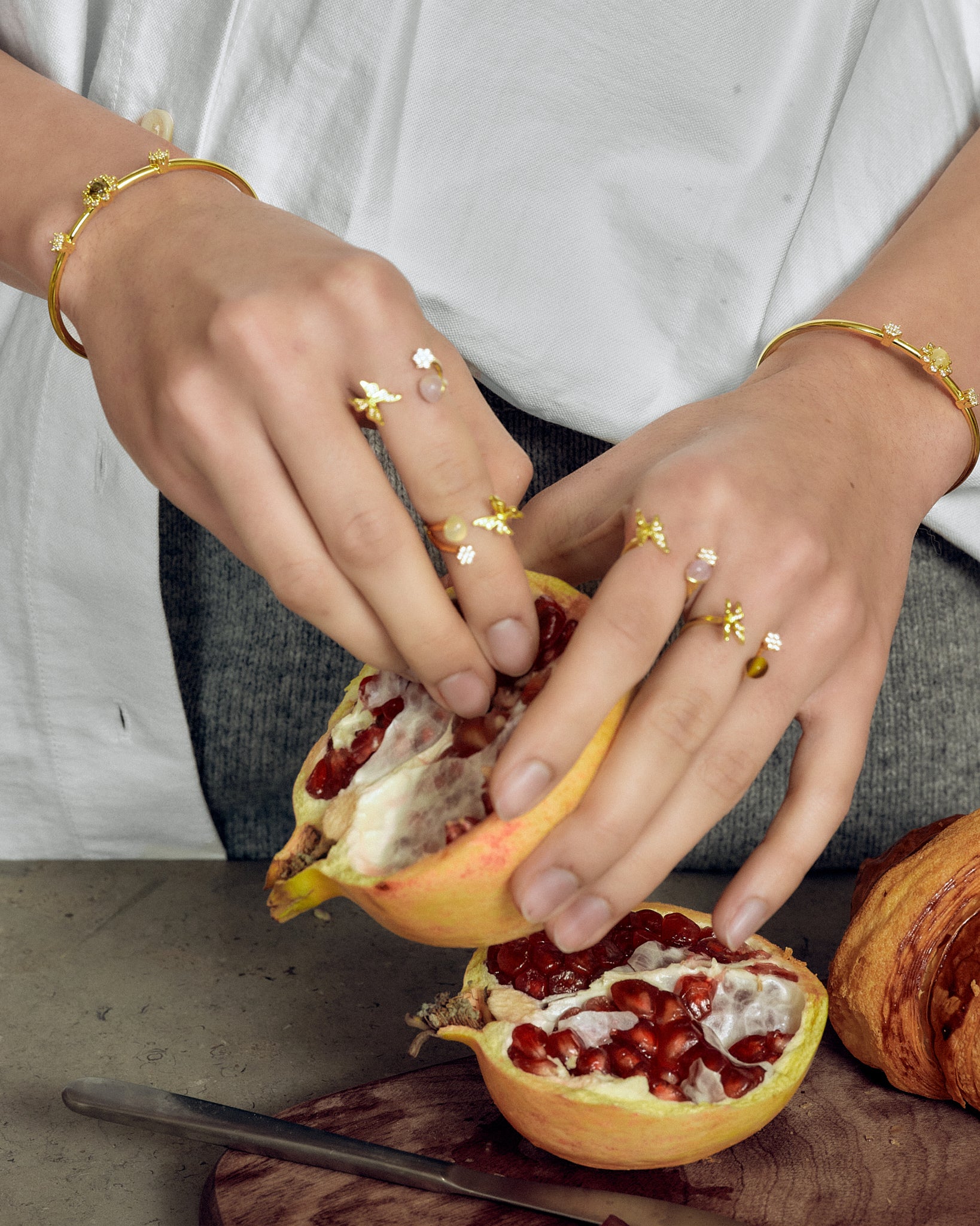 model wearing butterfly ring gold FREQNC atelier