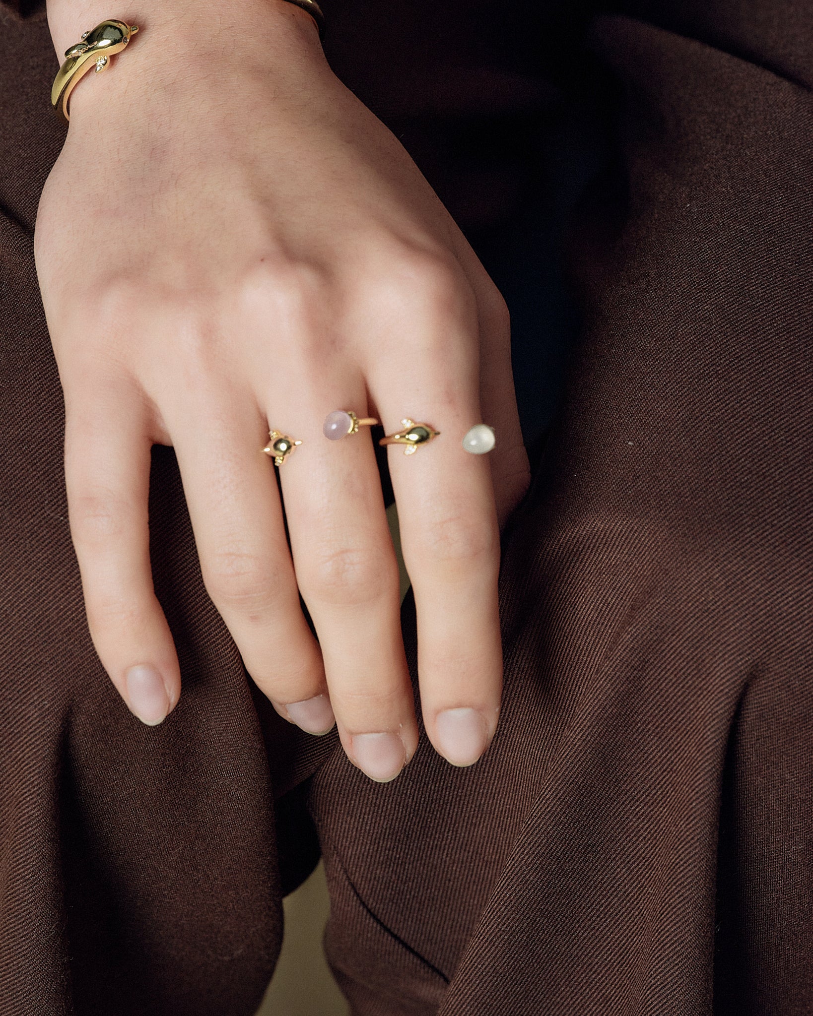 model stacking dolphin ring gold FREQNC atelier