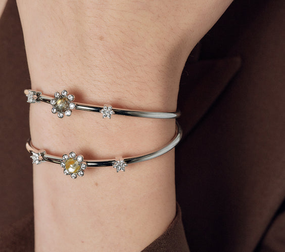close up 8 petals bangle crystal detail FREQNC atelier
