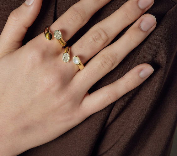 model stacking serpent ring gold FREQNC atelier