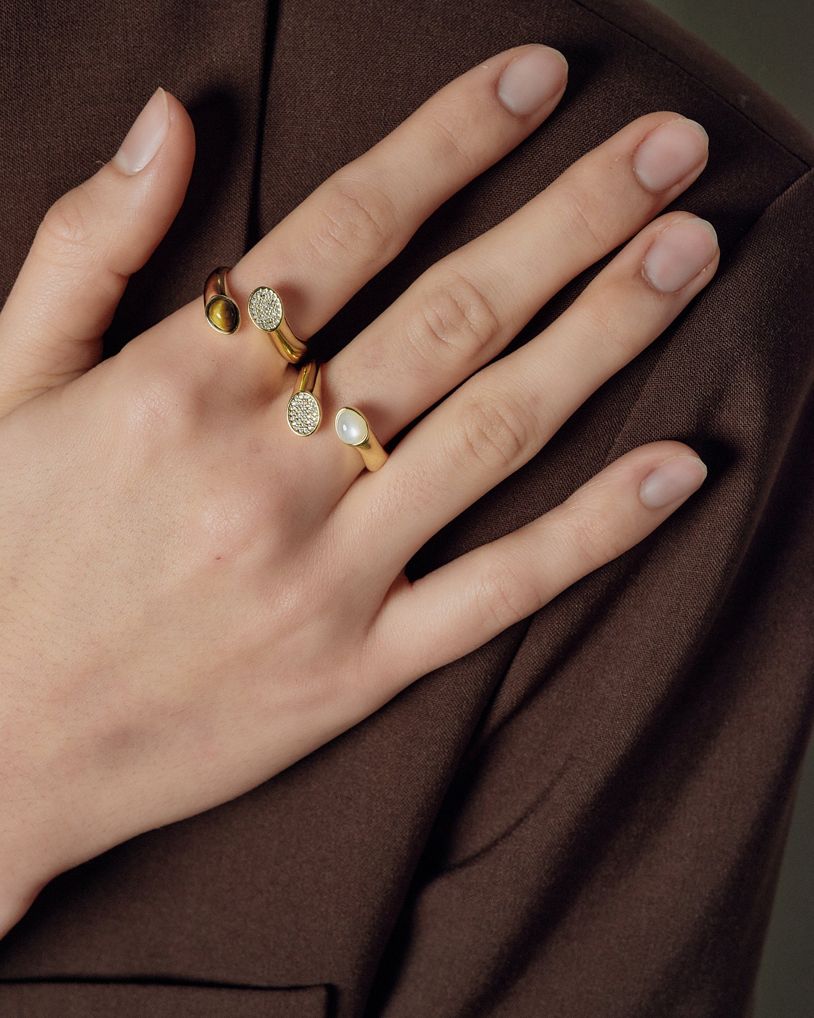 model stacking serpent ring gold FREQNC atelier